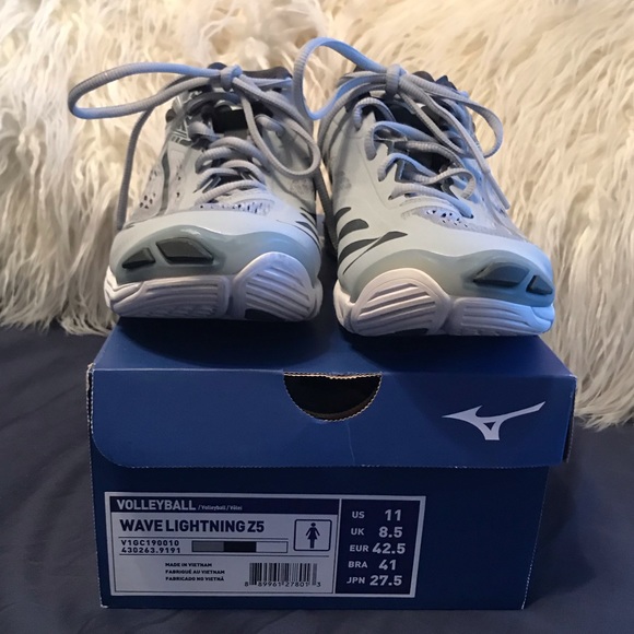 mizuno volleyball court shoes